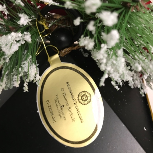 Bradford Exchange Thomas Kinkade Illuminated Holiday Centre Piece Lantern - Picture 5 of 11